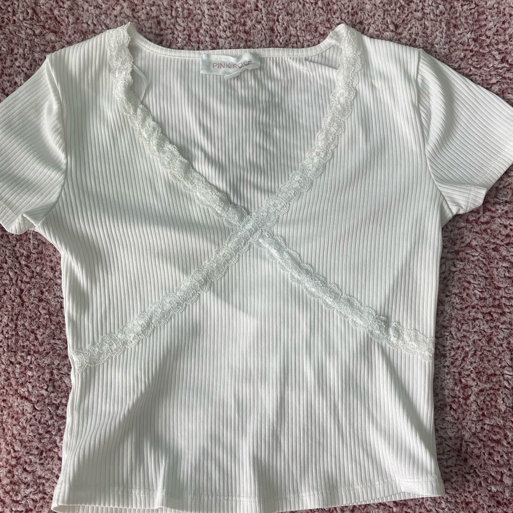 Cropped white laced shirt